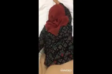Bokep Jilbab Threesome Bareng Dua Pria Ganas